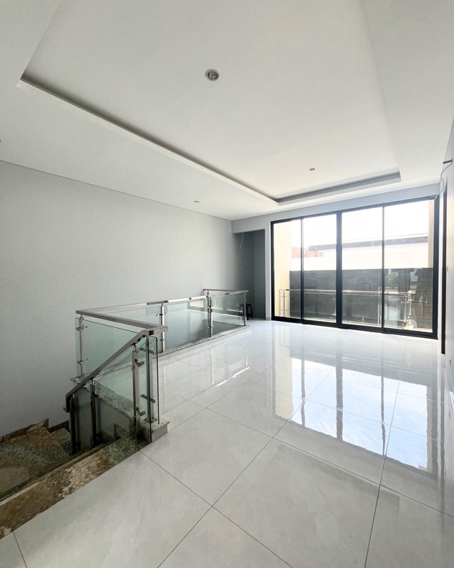 Rumah Dijual Baru Citraland Woodland Surabaya Barat