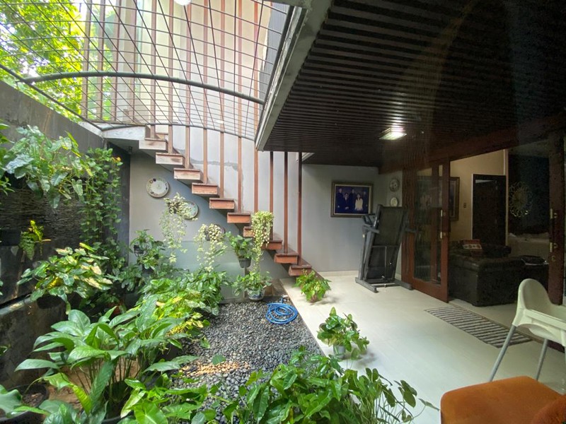 Rumah MEWAH, Siap Huni, dan Hunian Nyaman di Taman Senayan, Bintaro Sektor 9.