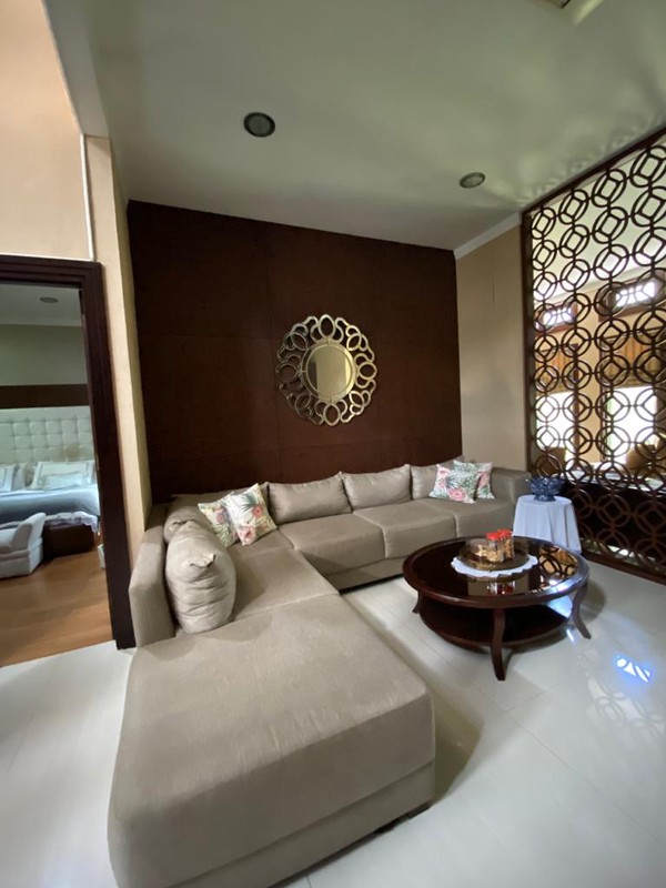 Rumah MEWAH, Siap Huni, dan Hunian Nyaman di Taman Senayan, Bintaro Sektor 9.