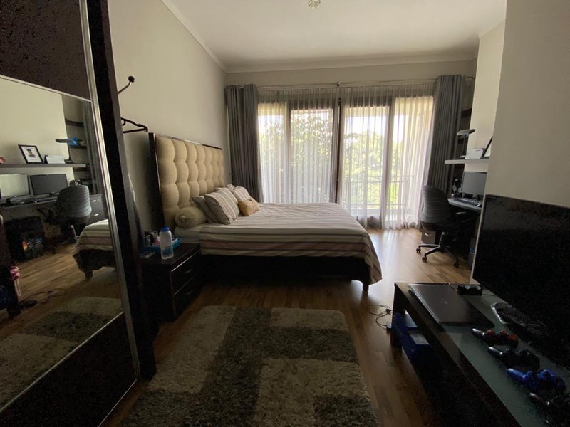 Rumah MEWAH, Siap Huni, dan Hunian Nyaman di Taman Senayan, Bintaro Sektor 9.