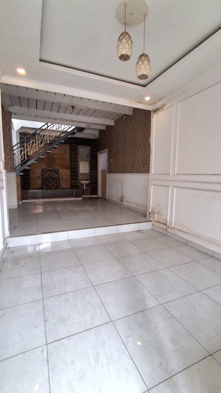 Dijual Rumah Posisi Hoek Lokasi Strategis Di Jl. Cendrawasih Raya, Bintara, Kota Bekasi
