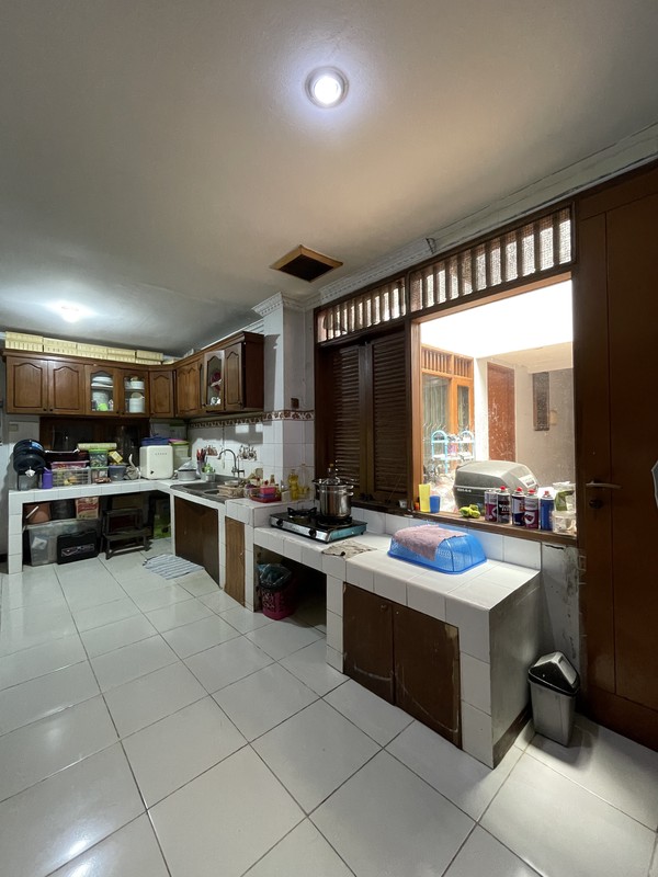 Dijual Rumah Hook 2 Lantai di Anggrek Rosliana Kemanggisan 