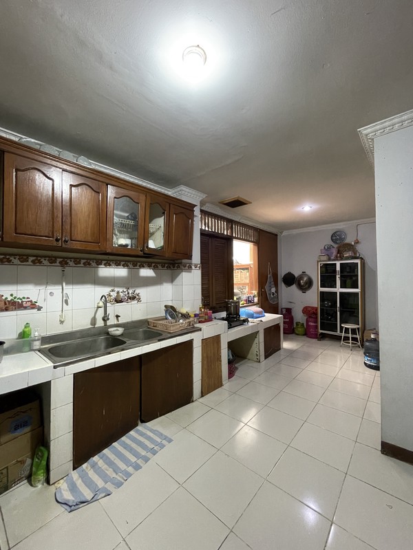 Dijual Rumah Hook 2 Lantai di Anggrek Rosliana Kemanggisan 