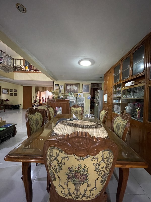 Dijual Rumah Hook 2 Lantai di Anggrek Rosliana Kemanggisan 