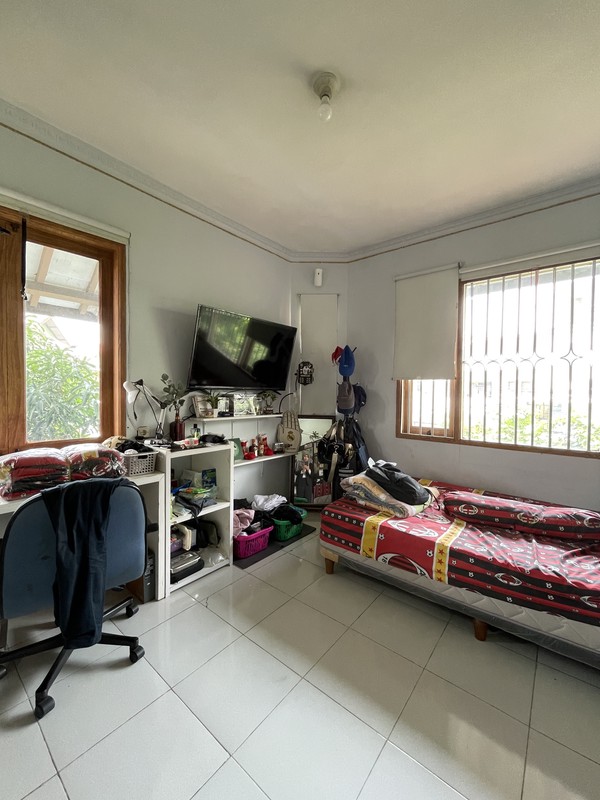 Dijual Rumah Hook 2 Lantai di Anggrek Rosliana Kemanggisan 