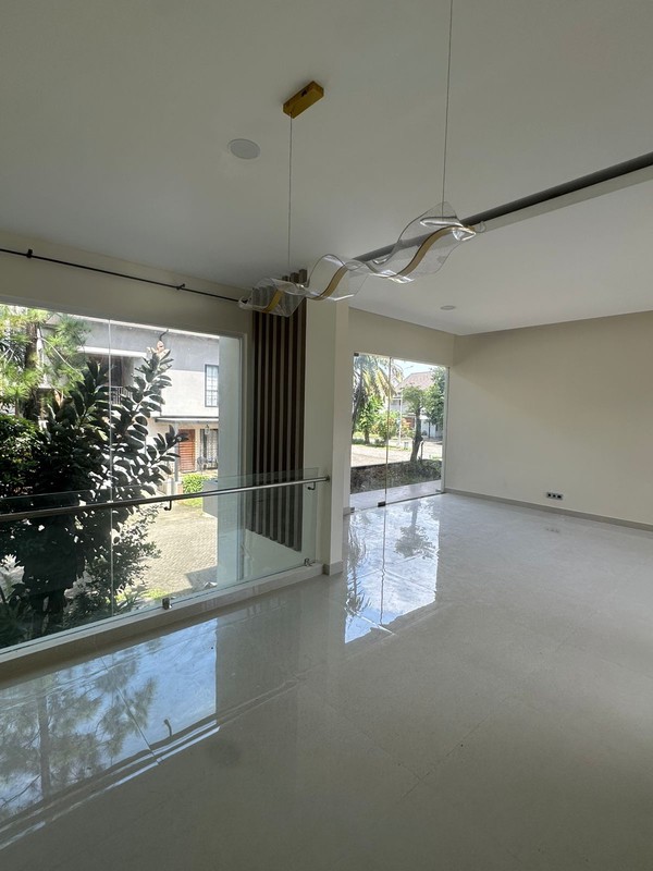 Rumah Modern 2 Lantai di The Orchid Bintaro - LT 180 m² LB 350 m²