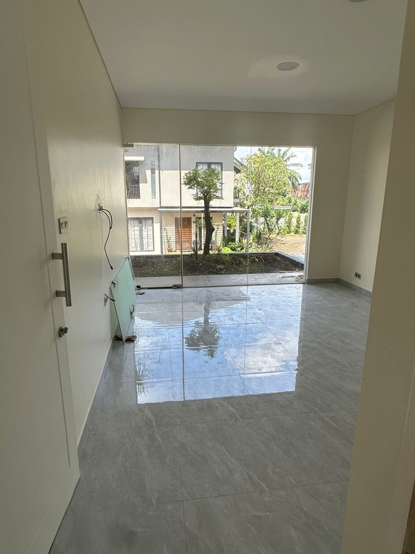 Rumah Modern 2 Lantai di The Orchid Bintaro - LT 180 m² LB 350 m²