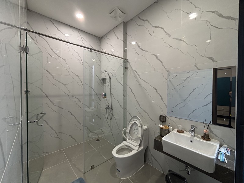  Rumah Atherton 3 Lantai di Kota Wisata 