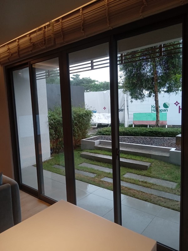 Kota Harapan Indah (KHI) di Bekasi memang dikenal sebagai kawasan mandiri yang sangat luas, dan klaster Hoshi merupakan salah satu pilihan hunian bergaya modern Jepang yang cukup populer di sana.