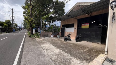 Disewakan Gudang Premium Selangkah ke Terminal Condongcatur, Depok, Sleman.