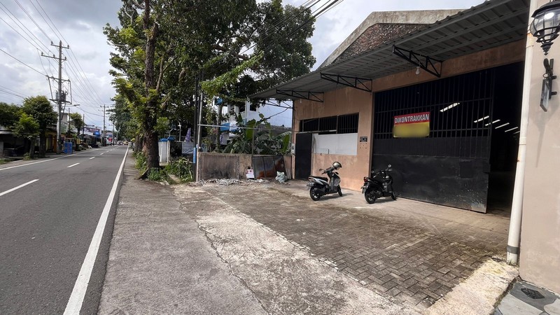 Disewakan Gudang Premium Selangkah ke Terminal Condongcatur, Depok, Sleman.