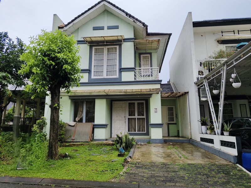 Rumah Murah 2 lantai Kota Wisata
