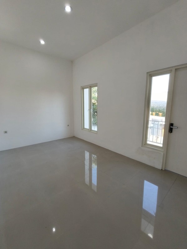 Jual Rumah Baru Karang Klumprik Wiyung Hanya 900 juta