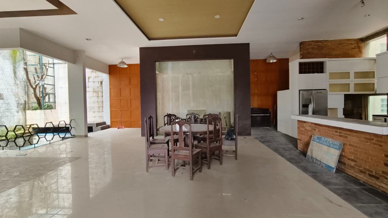 Rumah Nuansa Tropis di Vila Cinere Mas, Nyaman dan Aman