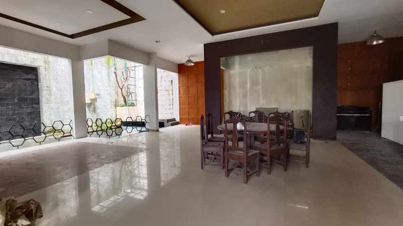 Rumah Nuansa Tropis di Vila Cinere Mas, Nyaman dan Aman