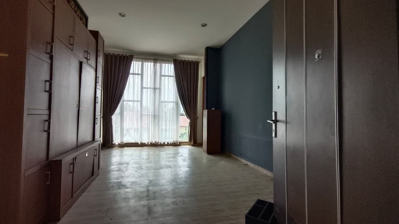 Rumah Nuansa Tropis di Vila Cinere Mas, Nyaman dan Aman