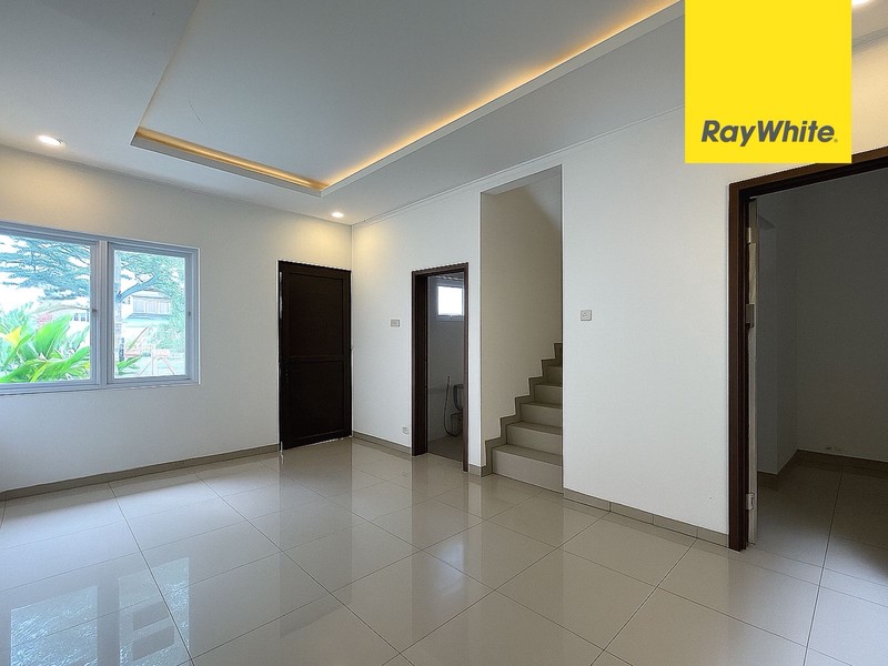 Rumah Hadap Taman di Anabuki Residence Jatiasih Bojongkulur