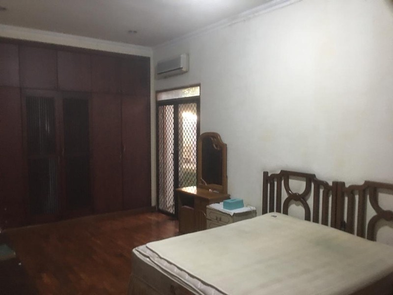 Dijual Rumah Asri Lokasi Strategis Di Palmerah, Jakarta Pusat