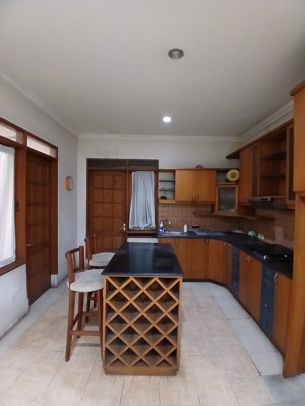 Dijual Rumah Asri Lokasi Strategis Di Palmerah, Jakarta Pusat