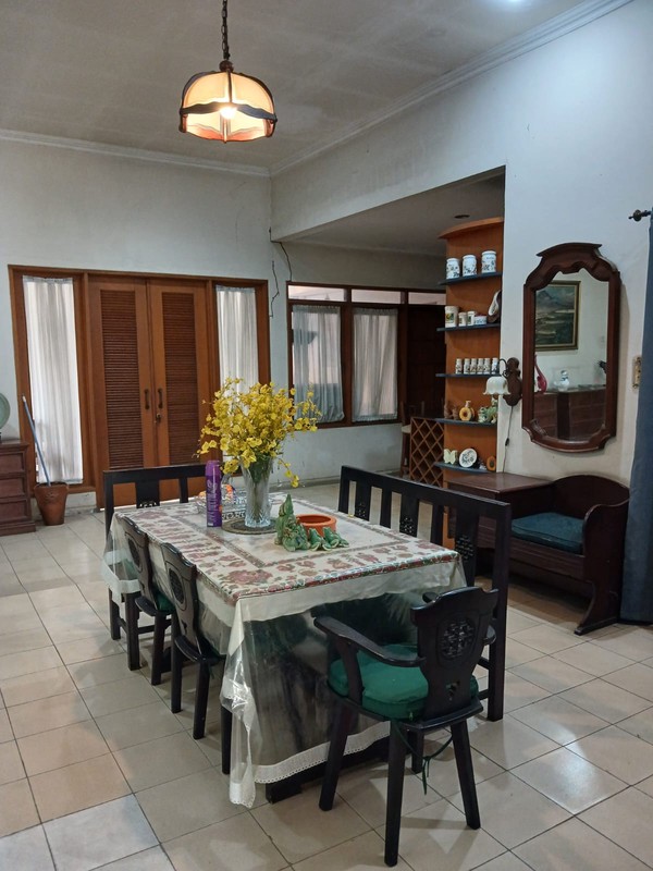 Dijual Rumah Asri Lokasi Strategis Di Palmerah, Jakarta Pusat