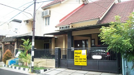 Rumah di Wisma Menanggal Surabaya Selatan, Minimalis, 2 Lantai, Siap Huni - WNA -