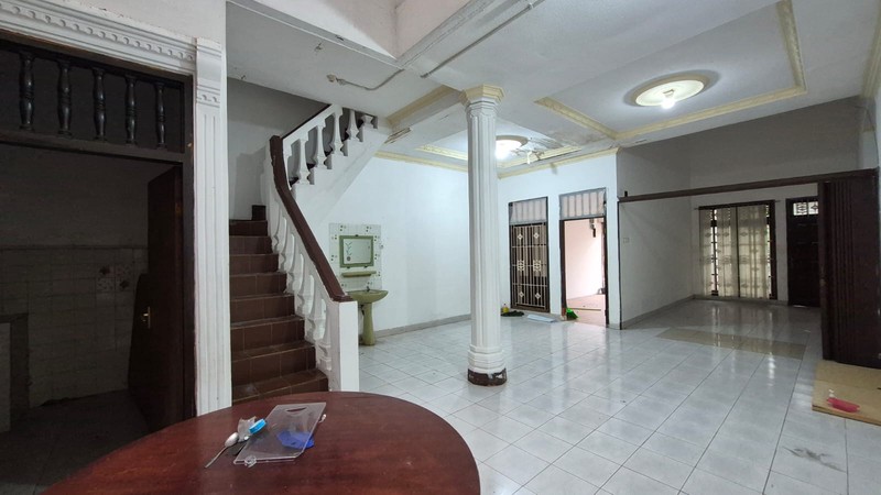 Dijual Rumah Strategis Tebet Utara - 2 Lantai, Lingkungan Aman