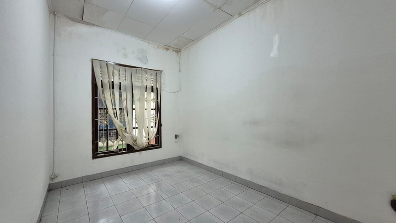 Disewakan Rumah 2 Lantai di Tebet Utara - 5+1 KT, Akses 2 Mobil, One Gate System