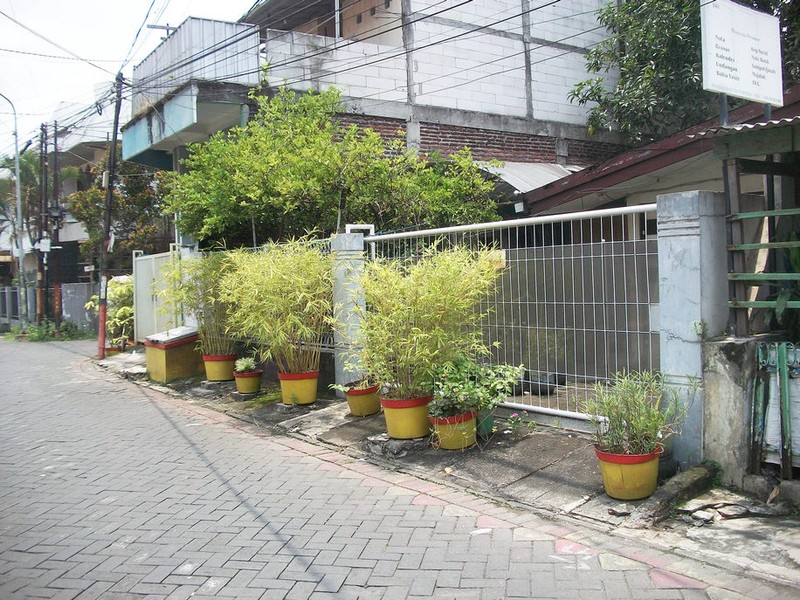 Tanah di Nginden Kota I Surabaya Timur, Strategis, Area Padat Penduduk, Sudah Paving Bebas Banjir, SIAP BANGUN !!! - WNA -