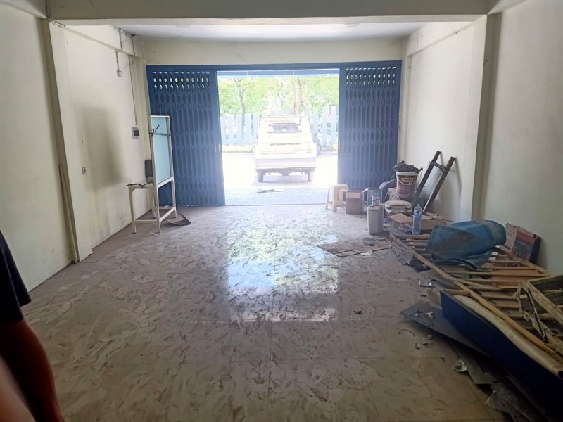 Ruko di Babatan Pantai Surabaya Timur, 2 Lantai, Renov, Siap Pakai... DISEWAKAN JUGA !!!  - JK -