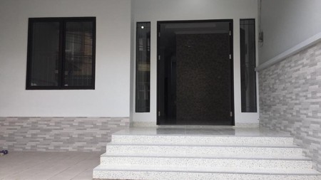 Rumah Rapi Kelapa Hibrida, Kelapa Gading 