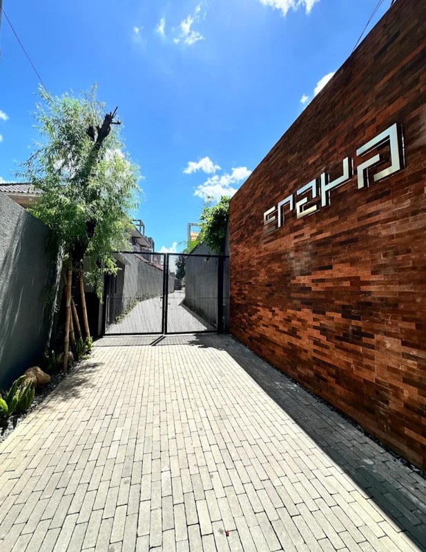 Sraya Residence - Simatupang Perumahan Mewah berlokasi di Jakarta Selatan. Dirancang dengan Estetika Modern yang Asri.