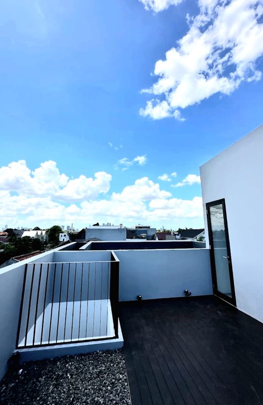 Sraya Residence - Simatupang Perumahan Mewah berlokasi di Jakarta Selatan. Dirancang dengan Estetika Modern yang Asri.