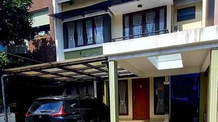 Rumah 3 Lantai siap huni di Delatinos BSD