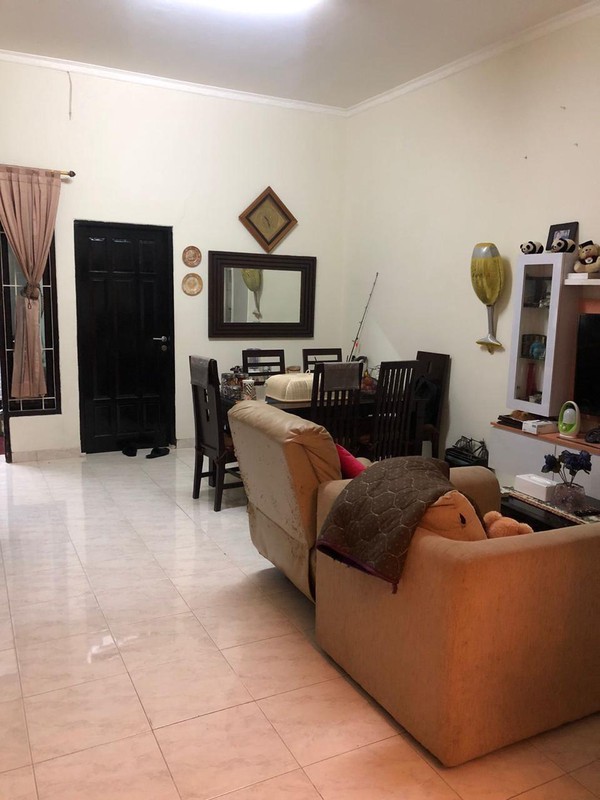 Rumah Taman Crysant Jalan Raya Kencana Loka Lokasi strategis cocok untuk Usaha