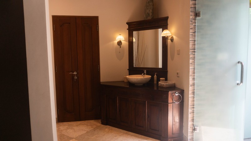 Leasehold - Tropical Estate with Huge Garden - Walking Distance to Berawa Beach, Canggu, Bali