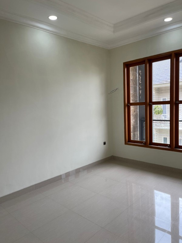 Rumah Town House di Cirendeu Siap Huni dekat ke MRT Lebak Bulus