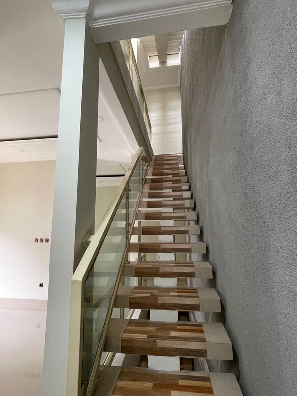 Rumah Town House di Cirendeu Siap Huni dekat ke MRT Lebak Bulus