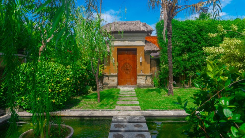 Leasehold - Tropical Estate with Huge Garden - Walking Distance to Berawa Beach, Canggu, Bali