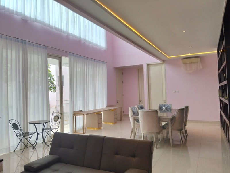 Sewa Rumah Laguna Pakuwon City Cluster Palm Beach 