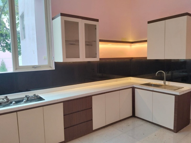 Sewa Rumah Laguna Pakuwon City Cluster Palm Beach 