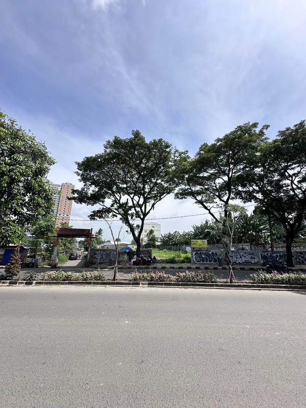 Lokasi sangat strategis hanya 2 menit atau 800 meter dari tol BSD/pintu tol Serpong BSD City