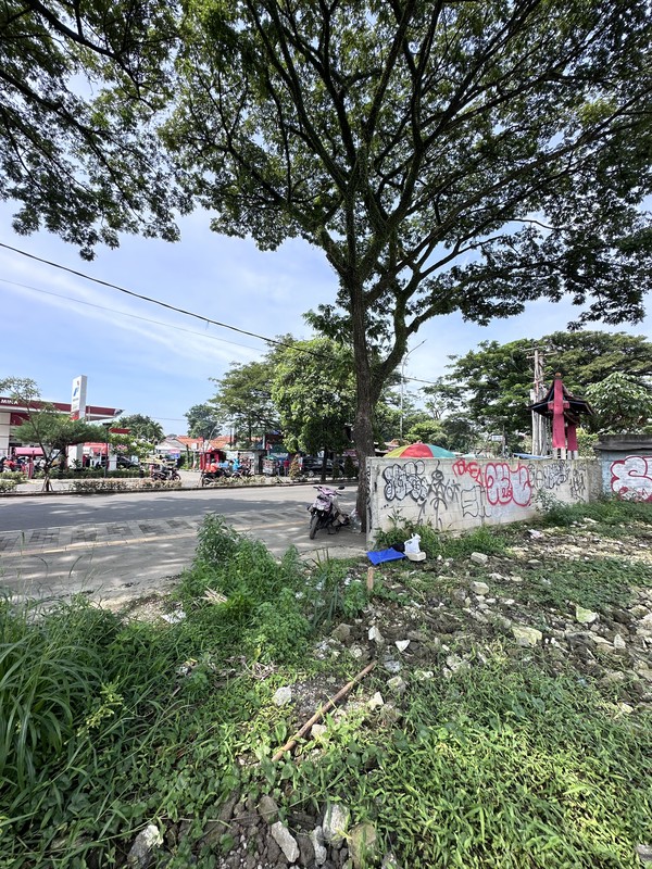 Lokasi sangat strategis hanya 2 menit atau 800 meter dari tol BSD/pintu tol Serpong BSD City