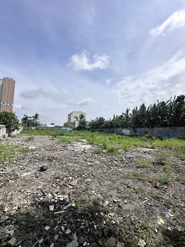 Lokasi sangat strategis hanya 2 menit atau 800 meter dari tol BSD/pintu tol Serpong BSD City