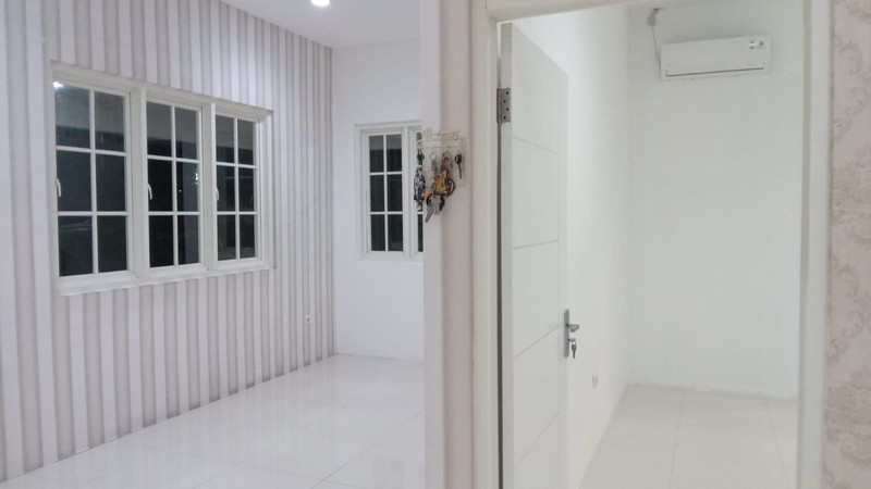 Jual Rumah Hook 2 Lantai Royal Residence Cluster Monticello Surabaya Barat