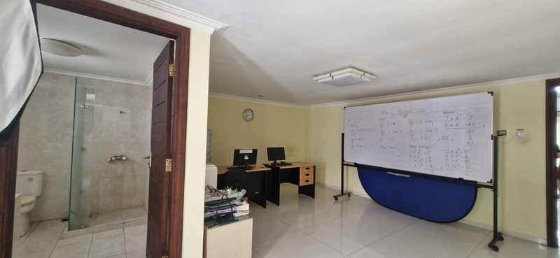 Dijual Rumah Gandeng Eksklusif di Boulevard Kota Wisata Lokasi Prime