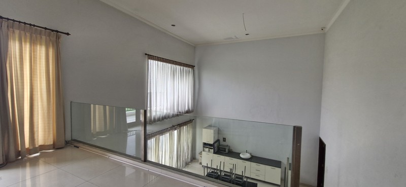 Dijual Rumah Gandeng Eksklusif di Boulevard Kota Wisata Lokasi Prime