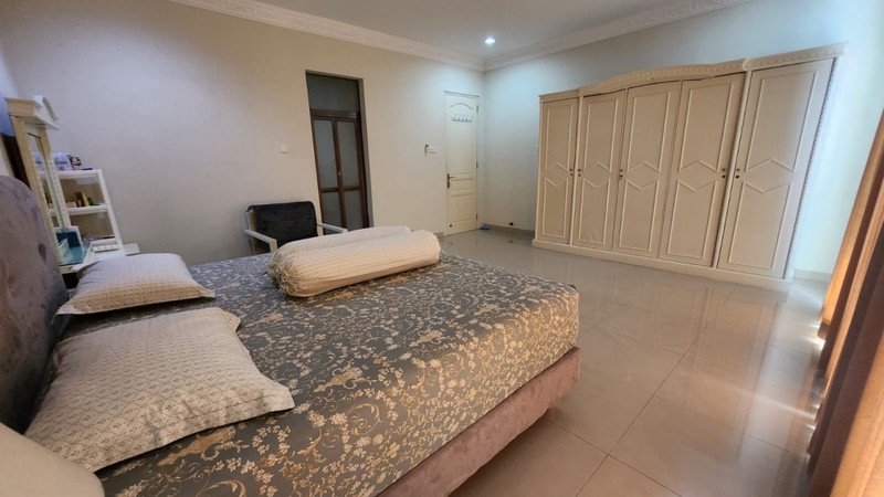 Jual Rumah Villa Bukit Regensi Pakuwon Indah Surabaya