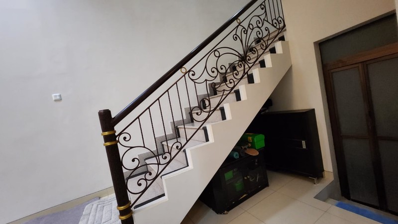 Jual Rumah Villa Bukit Regensi Pakuwon Indah Surabaya