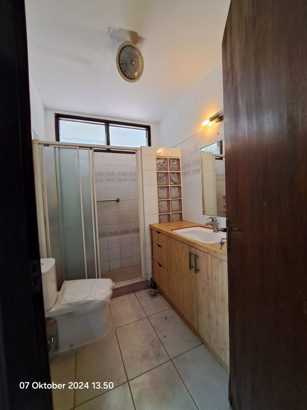 Rumah Elite Simprug Kebayoran Lama - Tanah Luas, Lokasi Strategis