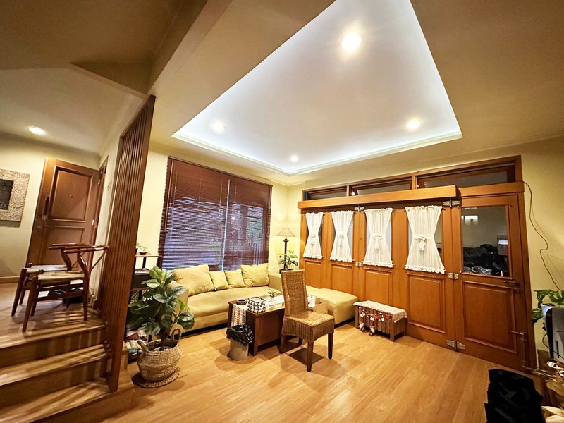 RUMAH DIJUAL JALAN PENGADEGAN JAKARTA SELATAN